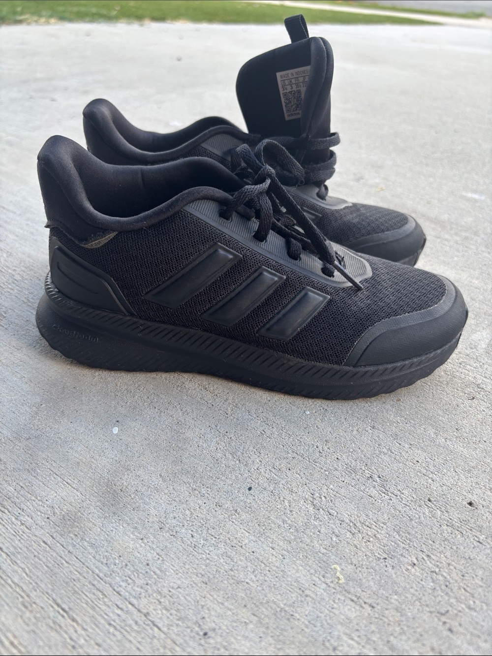 Adidas kids All-Black Mesh Athletic Sneakers